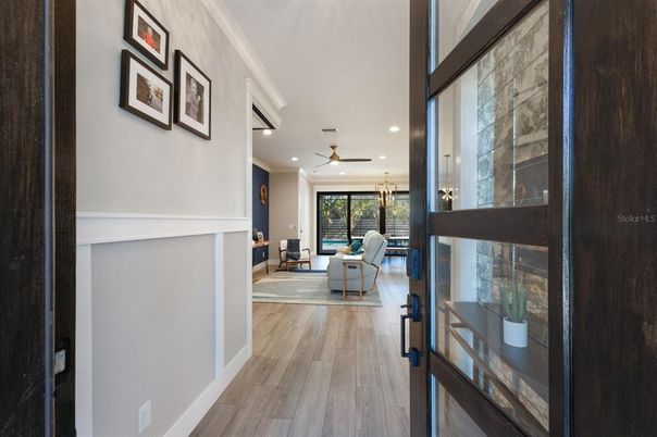 Interior, Pendant Lights, Recessed Lighting, Wood Texture Flooring