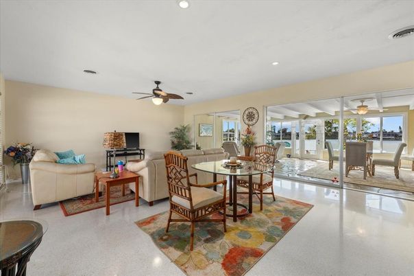 Dining room, Interior, Living room, Recessed Lighting