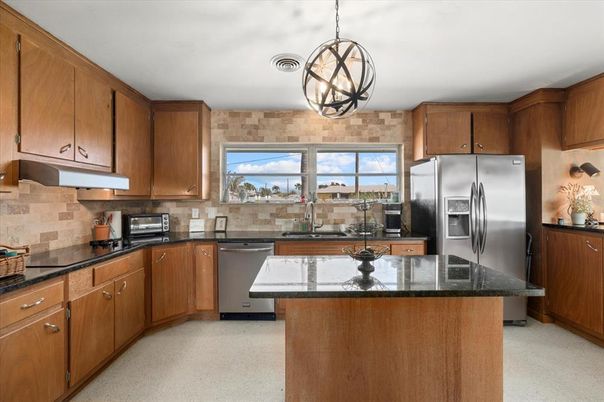 Interior, Kitchen, Pendant Lights, Stainless Steel Appliances