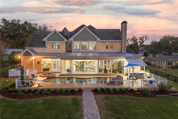 Exterior, Facade, Pool, Queen Anne Victorian