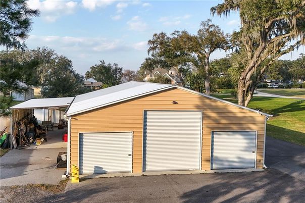 Detached Garage, Exterior
