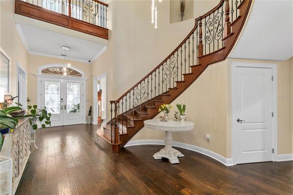 Interior, Pendant Lights, Wood Texture Flooring