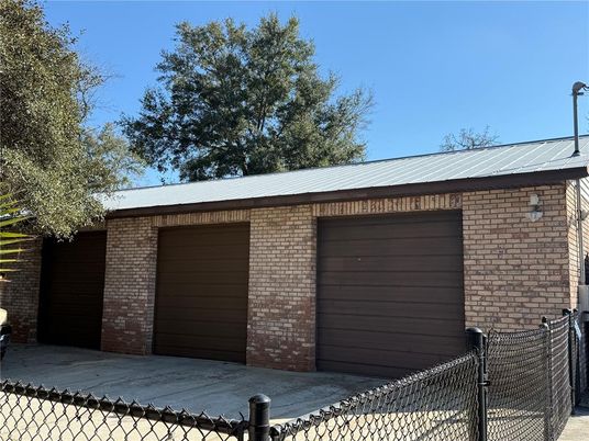 Detached Garage, Exterior