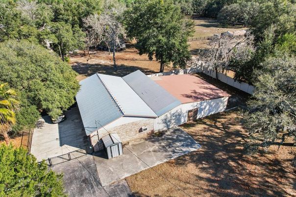 Exterior, Drone