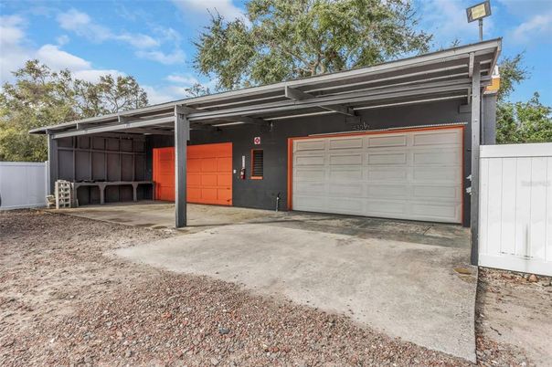 Detached Garage, Exterior