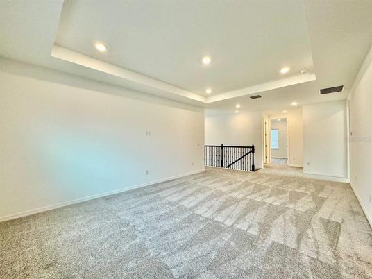 Empty room, Interior, Recessed Lighting
