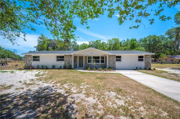 Backyard, Exterior, Facade, Ranch