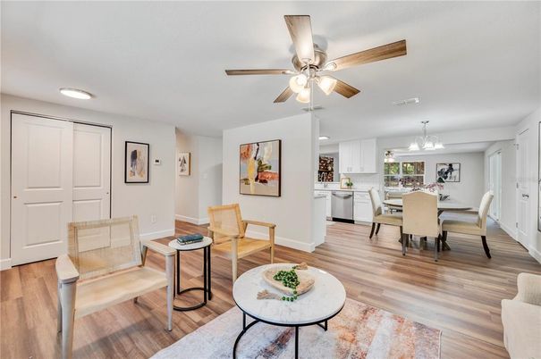 Chandelier, Dining room, Interior, Kitchen, Pendant Lights, Recessed Lighting, Wood Texture Flooring