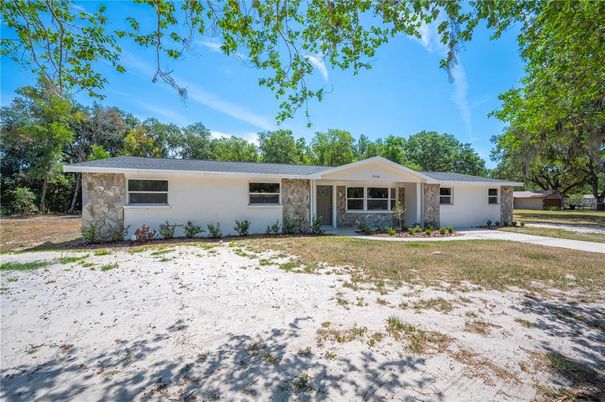 Backyard, Exterior, Facade, Ranch