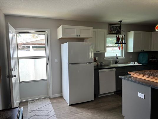 Interior, Kitchen, Pendant Lights, Wood Texture Flooring