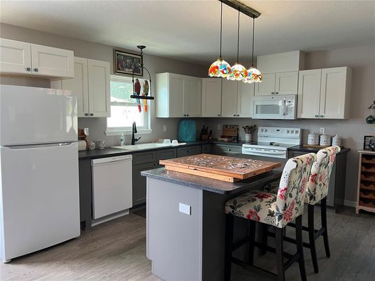 Interior, Kitchen, Pendant Lights, Wood Texture Flooring