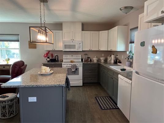 Interior, Kitchen, Pendant Lights, Wood Texture Flooring