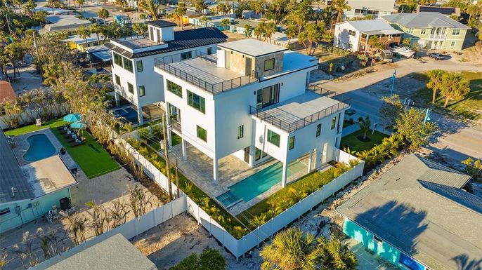 Exterior, Drone