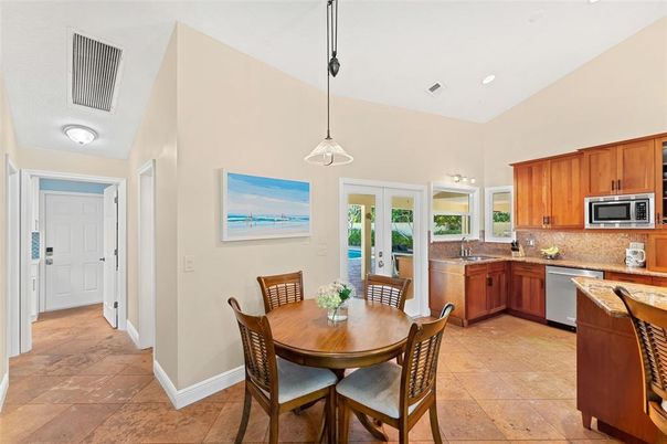 Dining room, Interior, Kitchen, Pendant Lights, Recessed Lighting