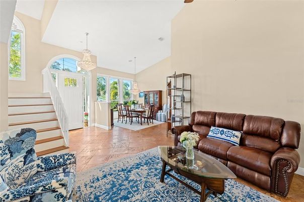 Chandelier, Dining room, Interior, Living room, Pendant Lights