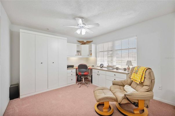 Home Office, Interior