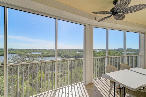 Interior, Sun Room, Water