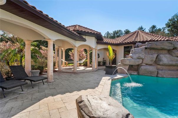 Exterior, Pool