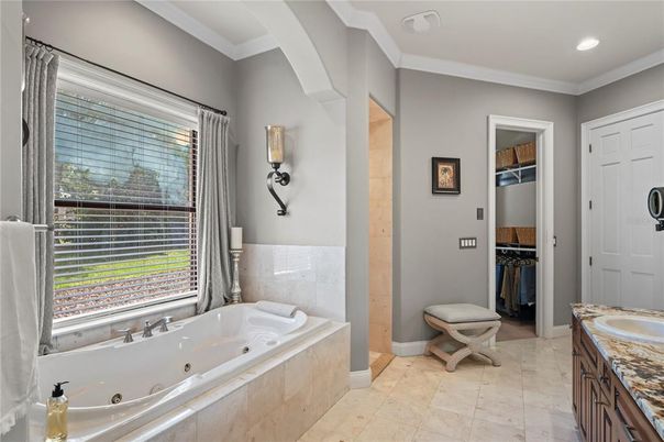 Bathroom, Interior, Recessed Lighting
