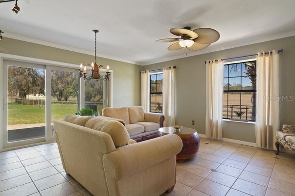 Chandelier, Interior, Living room