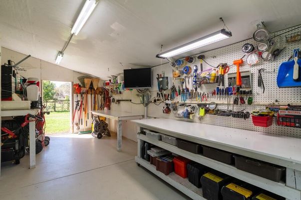 Garage, Interior