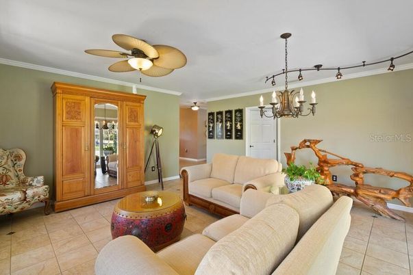 Chandelier, Dining room, Interior, Living room