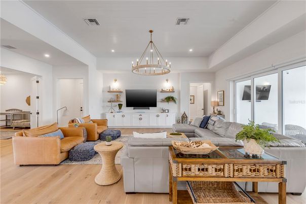Chandelier, Interior, Living room, Pendant Lights, Recessed Lighting, Wood Texture Flooring