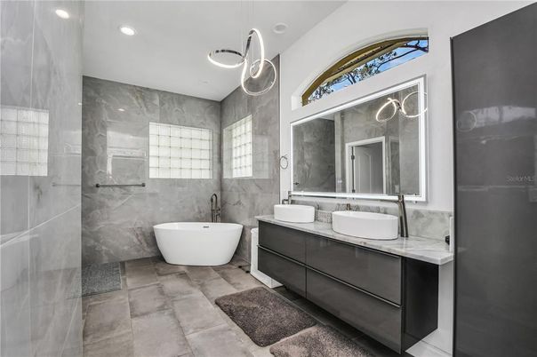 Bathroom, Dual Sink Vanities, Free Standing Baths, Interior, Recessed Lighting