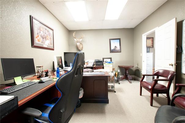 Home Office, Interior