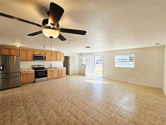 Chandelier, Interior, Kitchen, Recessed Lighting, Stainless Steel Appliances
