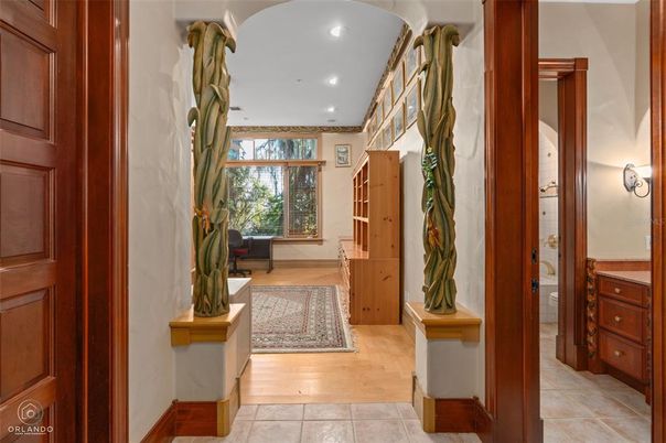 Interior, Recessed Lighting, Wood Texture Flooring