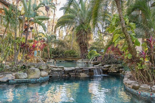 Exterior, Lake, Pool