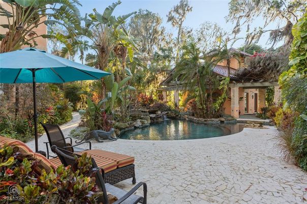 Exterior, Pool
