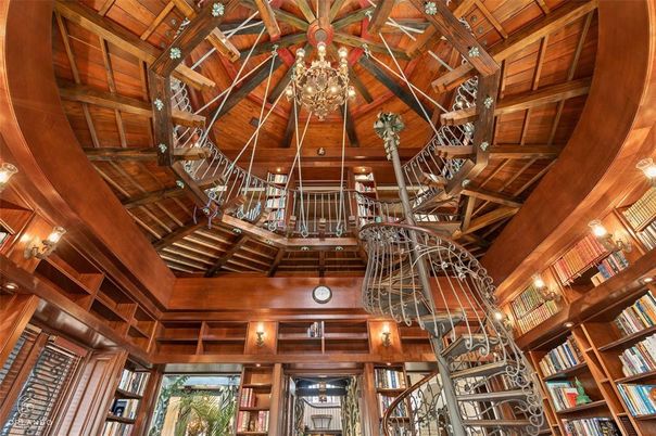 Chandelier, Interior, Wooden Beams, Wooden Ceilings