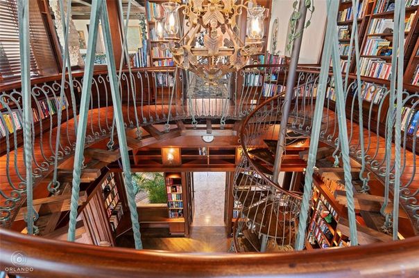 Chandelier, Interior