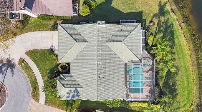 Exterior, Drone