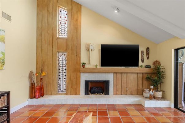 Fireplace, Interior, Recessed Lighting