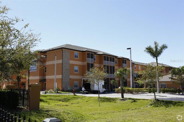 Exterior, Facade, Condo Building