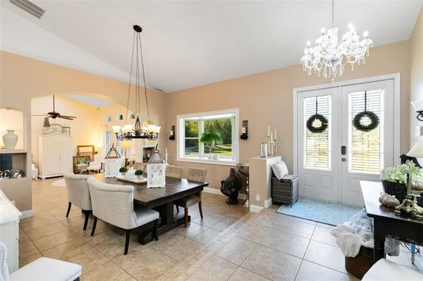 Chandelier, Dining room, Fireplace, Interior, Pendant Lights