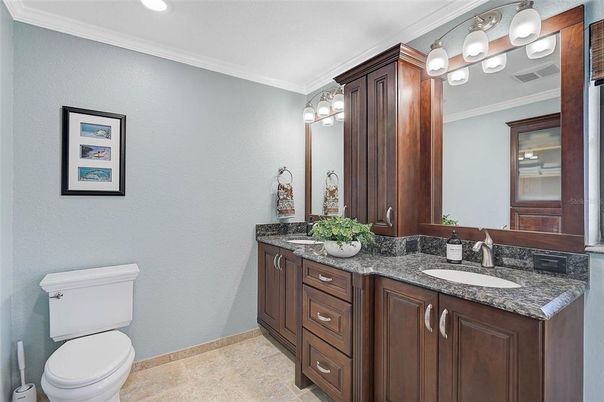 Bathroom, Dual Sink Vanities, Interior, Recessed Lighting