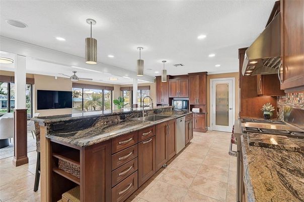 Interior, Kitchen, Pendant Lights, Recessed Lighting, Stainless Steel Appliances