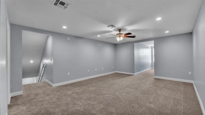 Empty room, Interior, Recessed Lighting