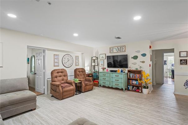 Interior, Recessed Lighting, Wood Texture Flooring