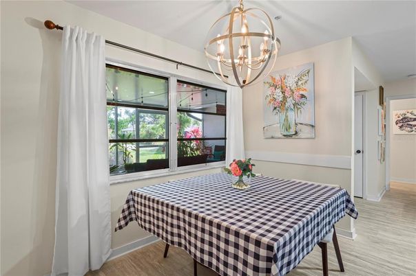 Chandelier, Dining room, Interior