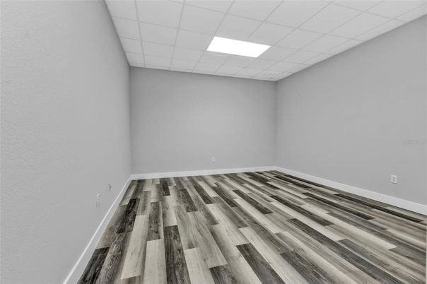 Empty room, Interior, Recessed Lighting, Wood Texture Flooring
