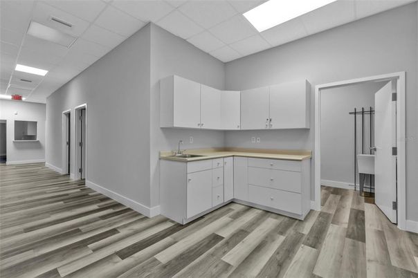 Interior, Kitchen, Recessed Lighting, Wood Texture Flooring