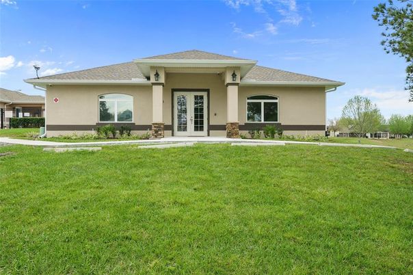 Backyard, Exterior, Facade, Ranch