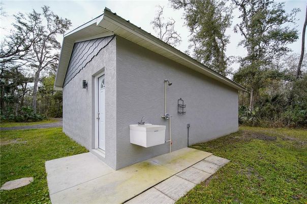 Backyard, Exterior