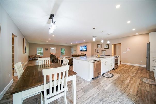 Dining room, Interior, Kitchen, Pendant Lights, Recessed Lighting, Wood Texture Flooring