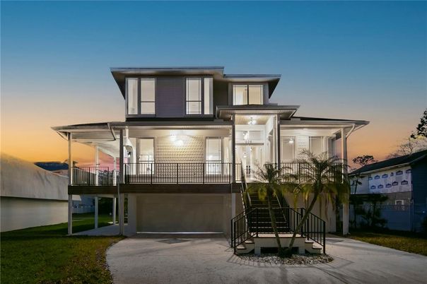 Attached, Exterior, Facade, Modern